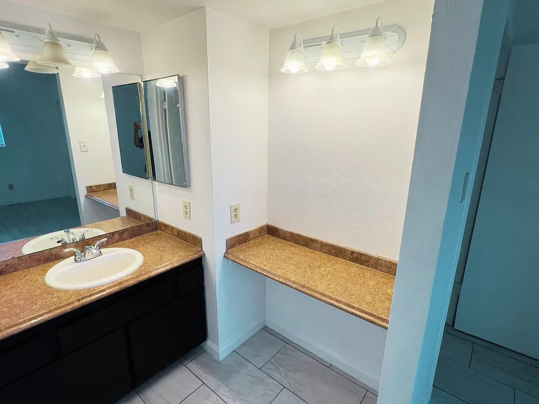 2616 Loch Ness Ct — Photo 14