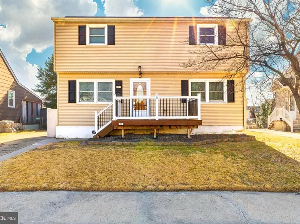 113 Park Dr, Bellmawr, NJ 08031