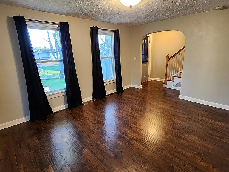 2310 Fulton Ave — Photo 4