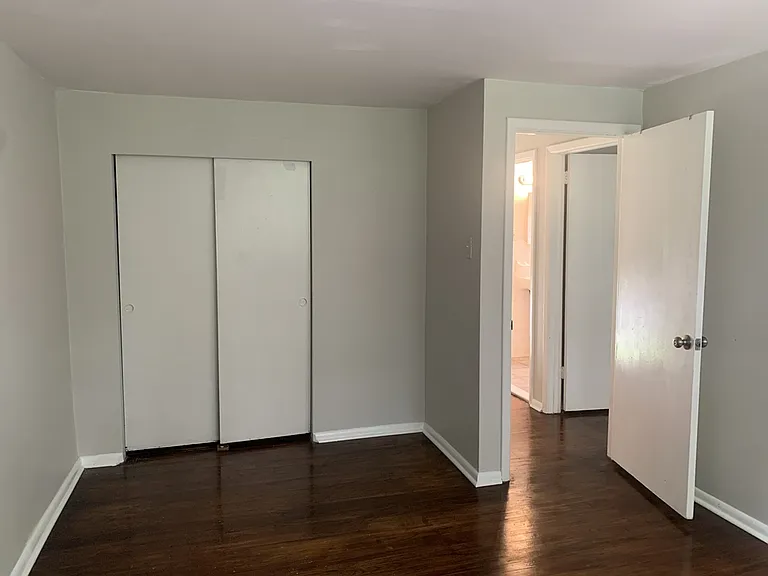 Second upper level bedroom