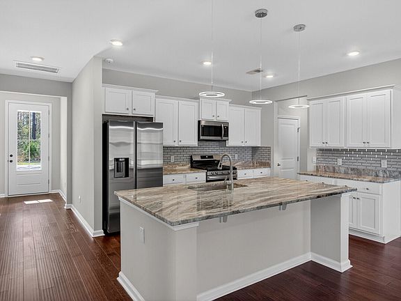 4th image of 405 Canal Crossing Way