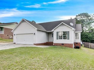 828 Alexwood Dr, Hope Mills, NC 28348