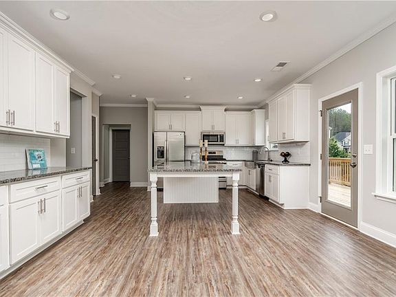 2nd image of 455 Lincolnwood Ln