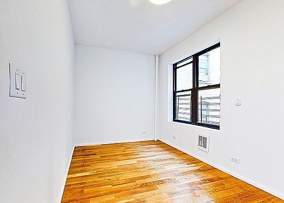 2nd image of 256 Seaman Ave APT 2B