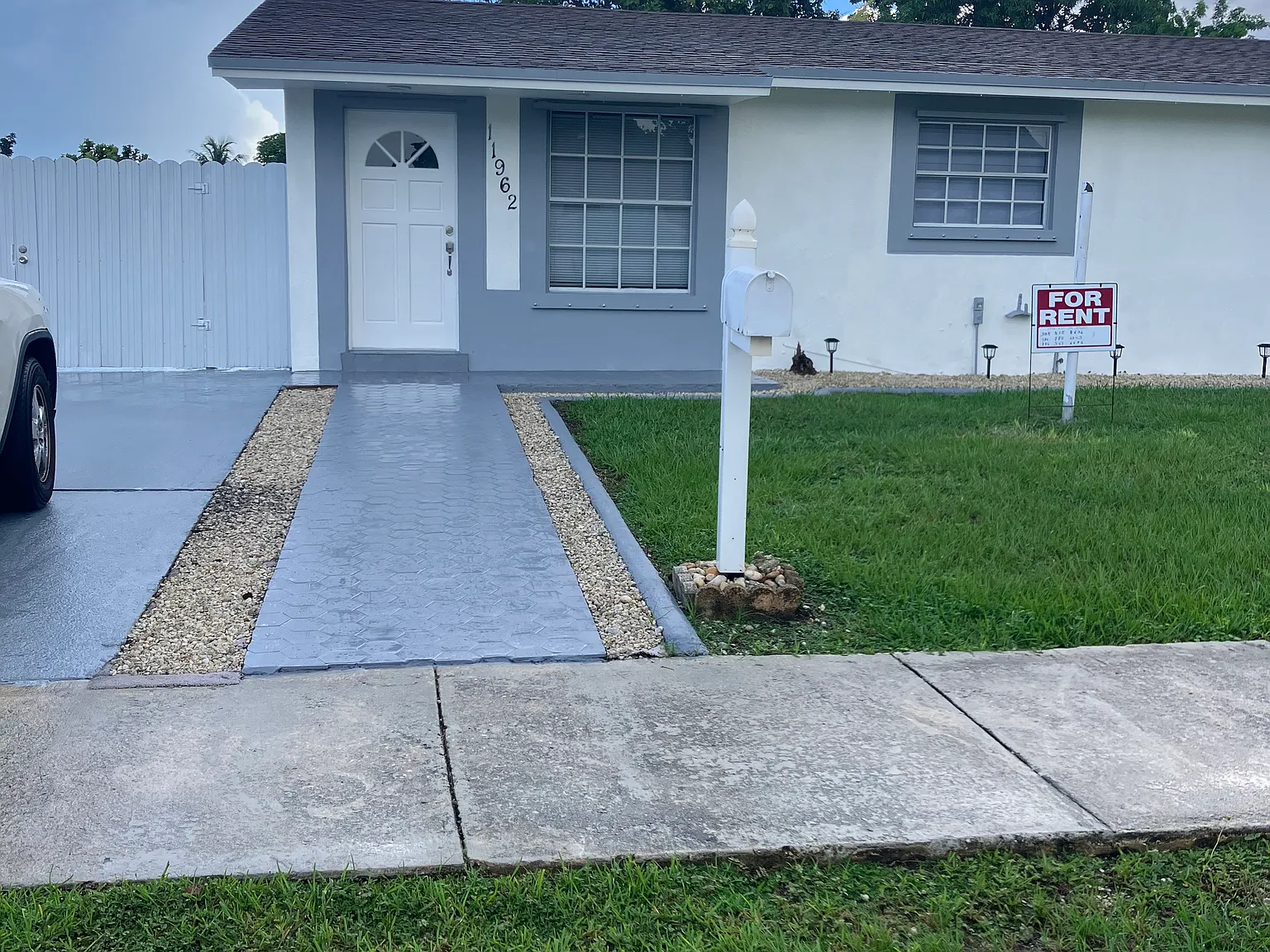3 bed, 1080 sqft, $2,650 — Photo 2