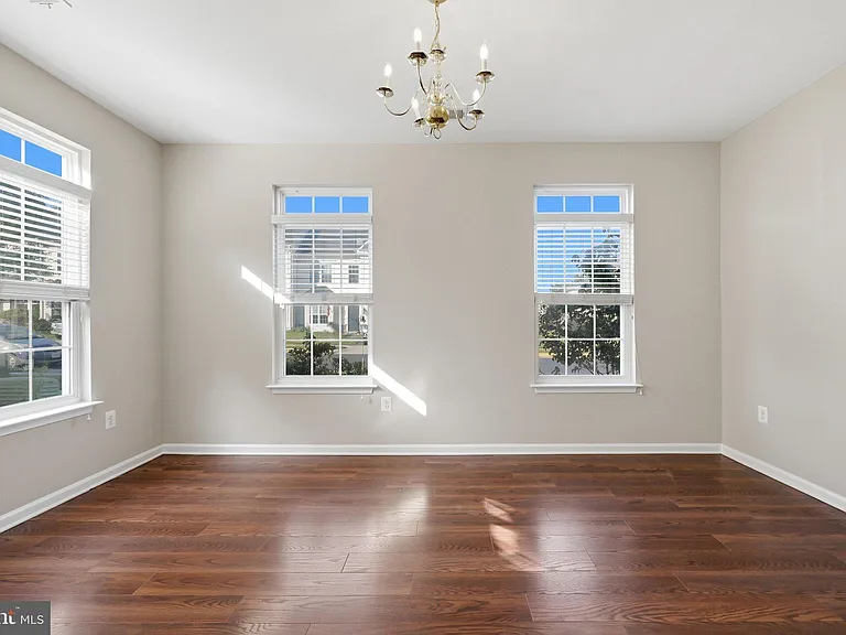 300 Kintyre Ln — Photo 16