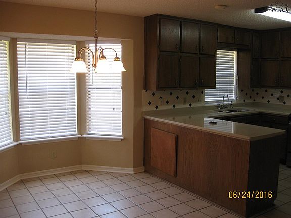 3rd image of 2114 Selma Dr