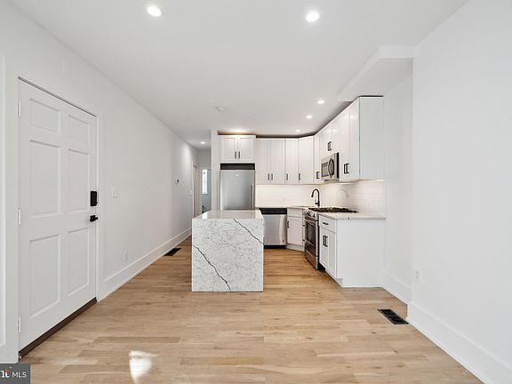4th image of 723-27 S 17th St #727A