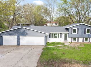 3N711 Kenwood Ave, West Chicago, IL