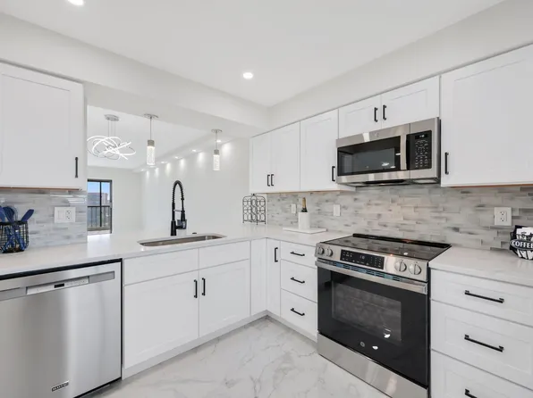 7290 Kinghurst Drive #709, Delray Beach, FL 33446