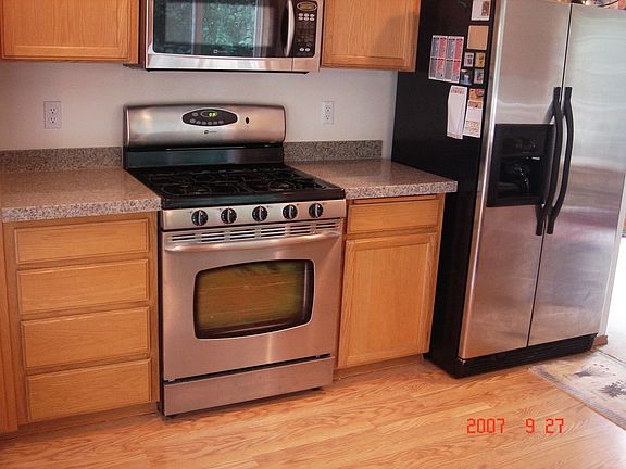 Stainless steel kitchen appliances