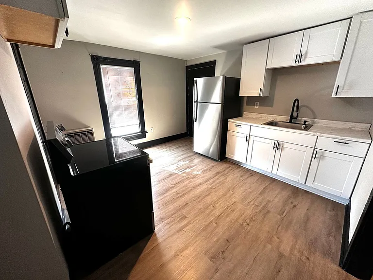 330 Lowell St #2 — Photo 2