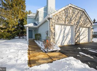 325 Hale Dr, Holland, PA
