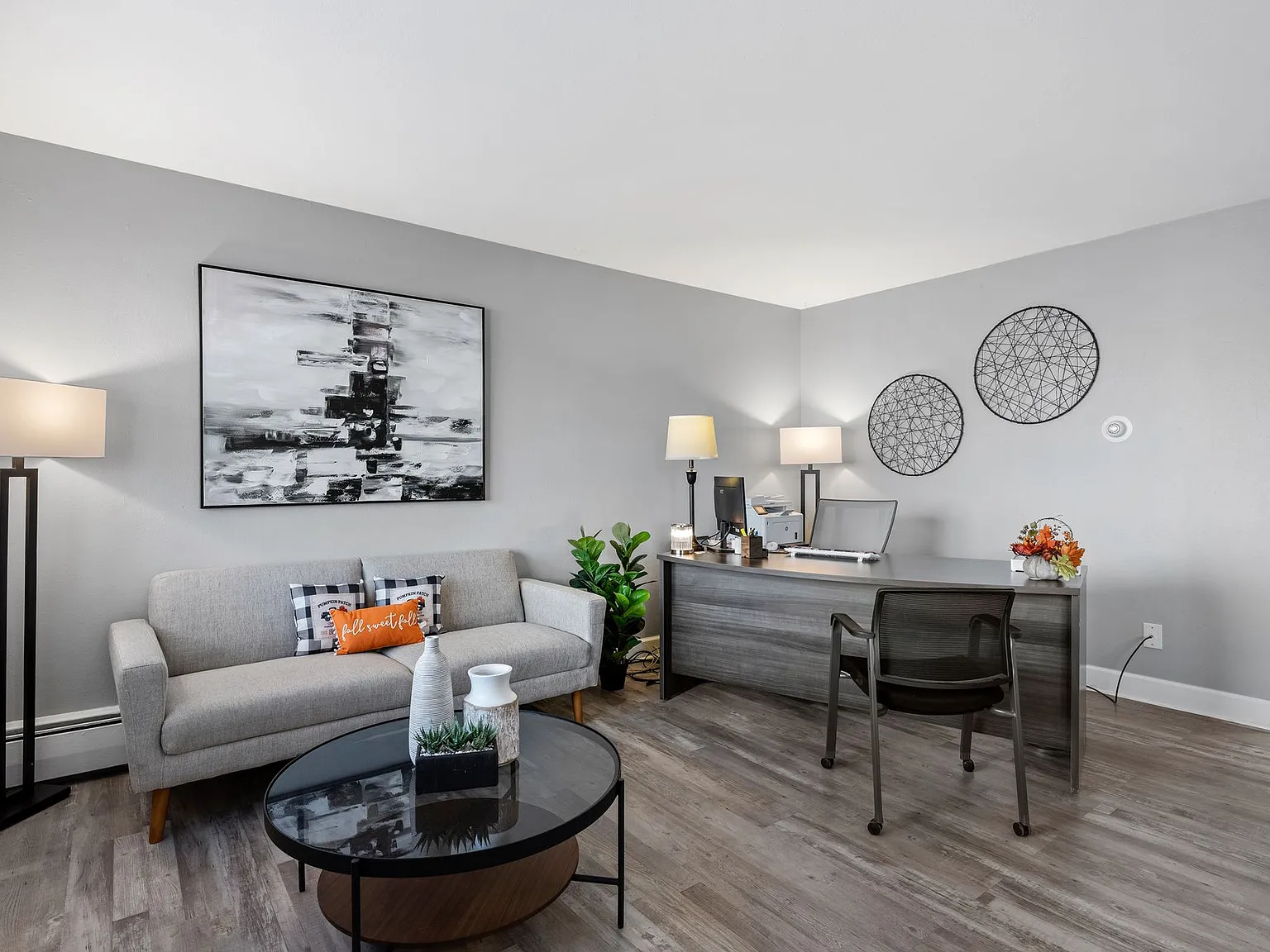 Phoenix Apartments — Photo 4