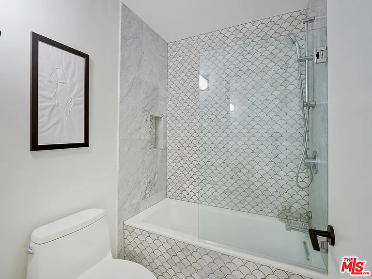 1134 Alta Loma Rd #203 — Photo 23