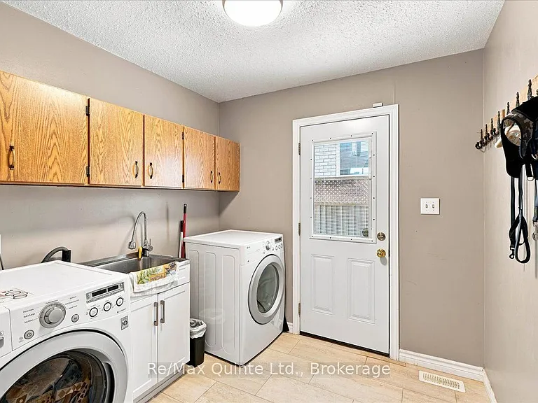 12 Brimley Ct — Photo 15