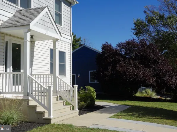 21 Brookside Ave, Pennington, NJ 08534