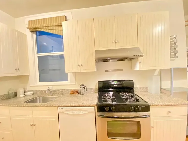 810 Masonic Ave #2 — Photo 2