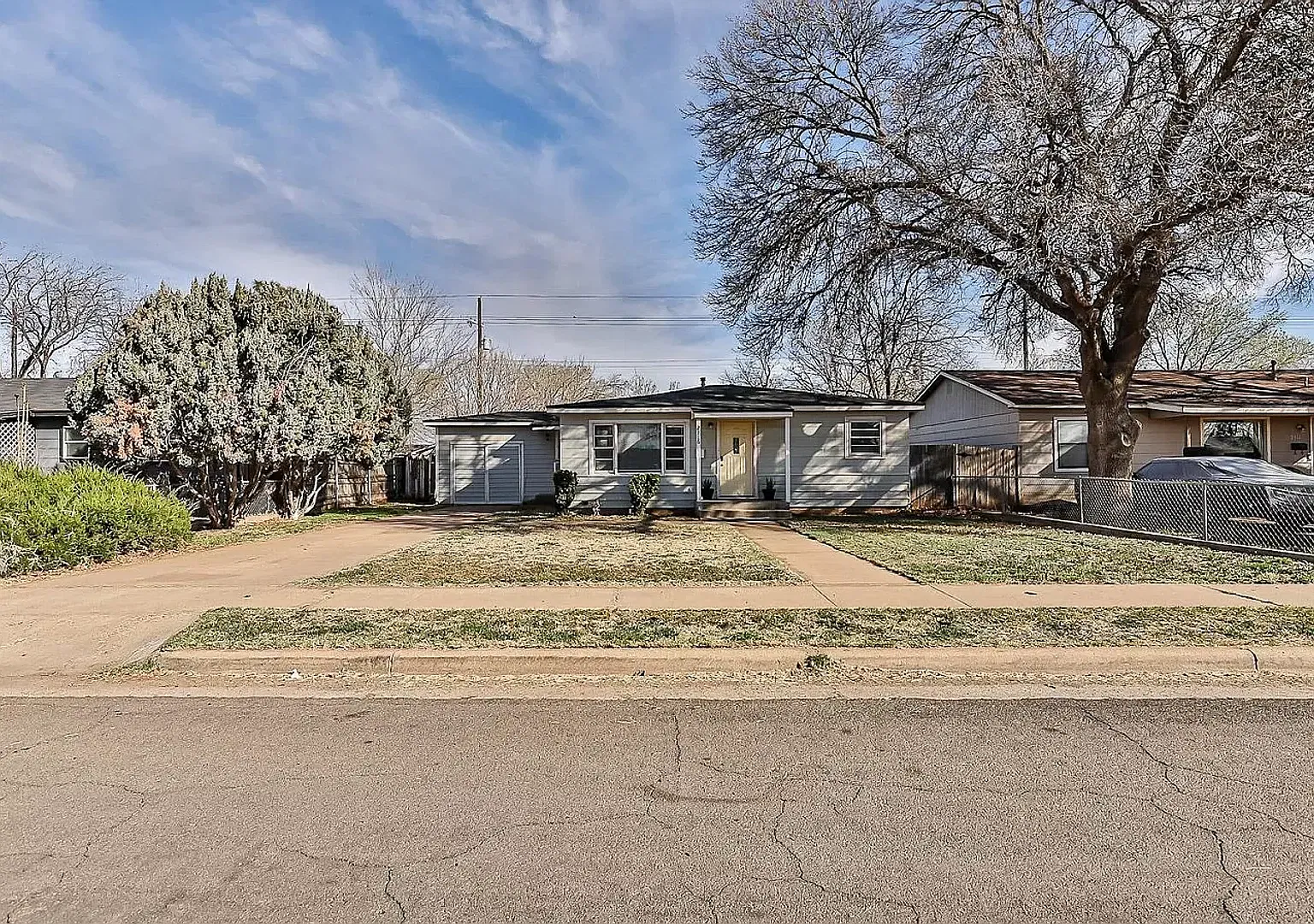 Adorable 3 Bedroom Home Close to Tech, Medical District! — Photo 2