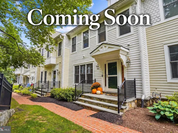 102 Edgehill Dr, Occoquan, VA 22125