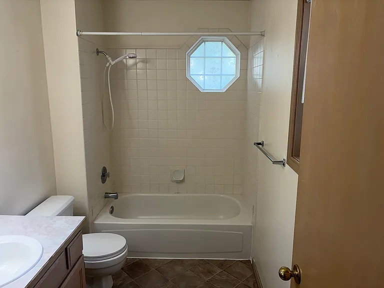 8353 N Village Dr — Photo 4