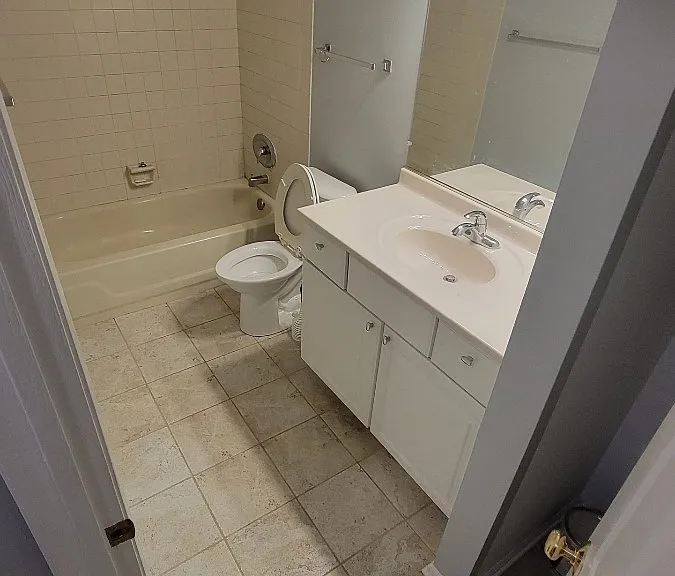 21W581 North Ave #70 — Photo 7