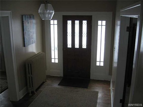 3rd image of 8627 Pershing Ave