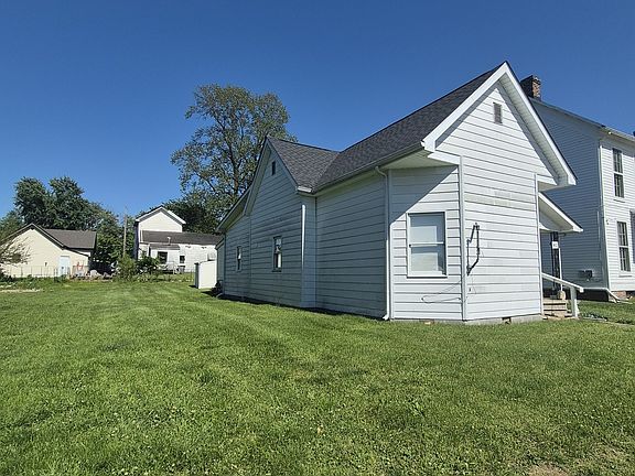 3rd image of 412 Indianapolis Ave