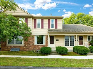 2946 W Whittier Ct, Ann Arbor, MI