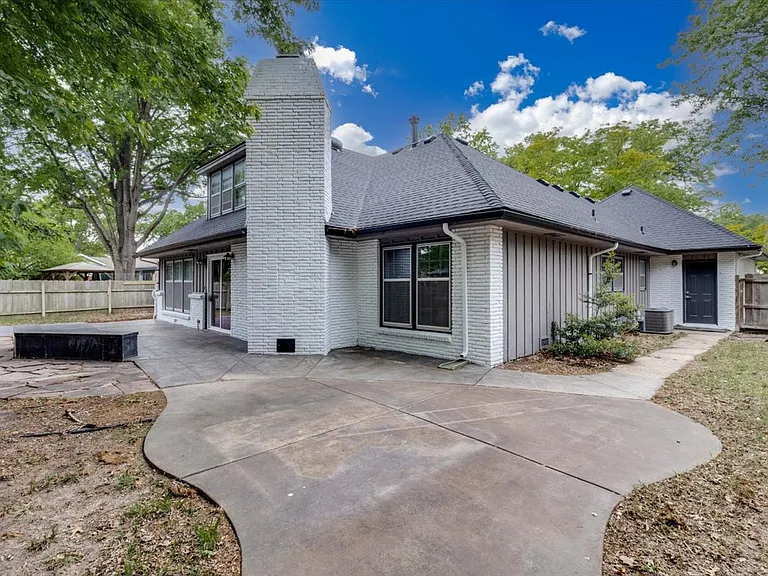 720 N Stratford Ln — Photo 43