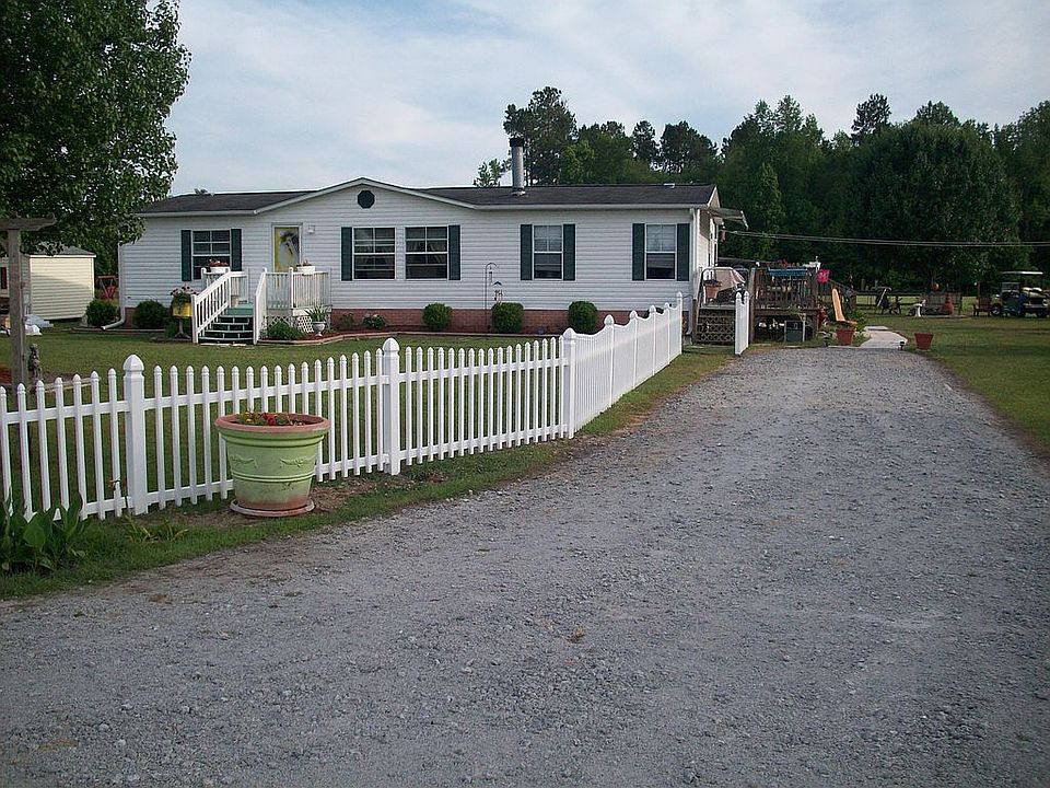 Entering d'way from street