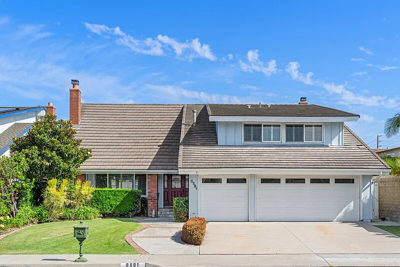 4 bed, 2.5 bath, 2762 sqft, $6,300 — Photo 3