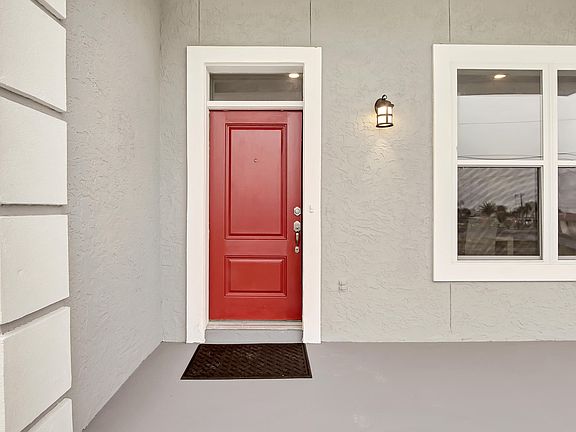 4th image of 301 E 3rd St