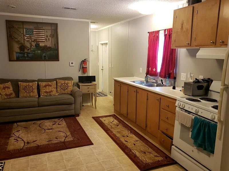 1st image of 161 E Crest Dr
