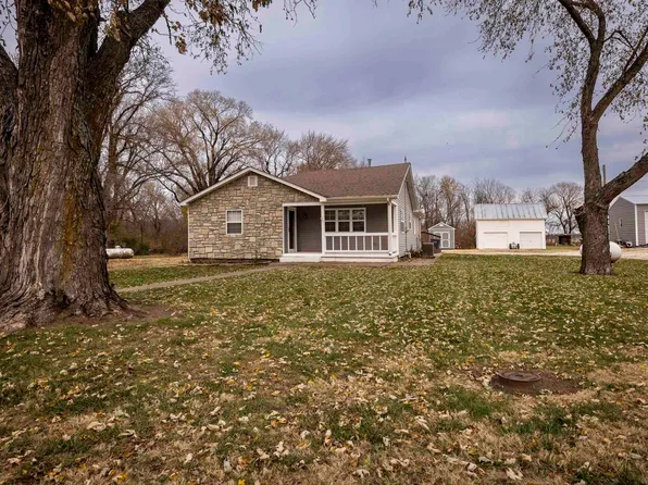 13524 SW 57th St, Topeka, KS 66610