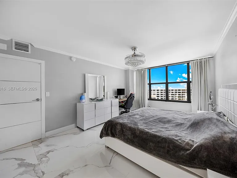 2500 Parkview Dr #2119 — Photo 15