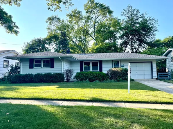 1614 Evergreen St, St Charles, IL 60174