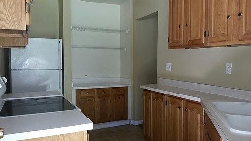 4th image of 2409 Schumacher Ave