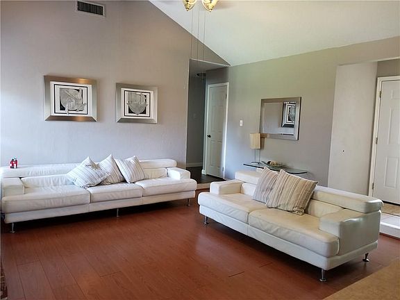 3rd image of 2342 Pueblo Dr