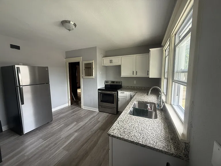 5827 W Wisconsin Ave — Photo 11