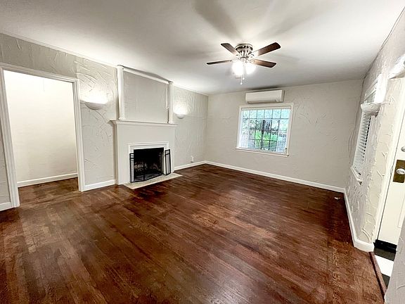3rd image of 1815 H St APT 2A