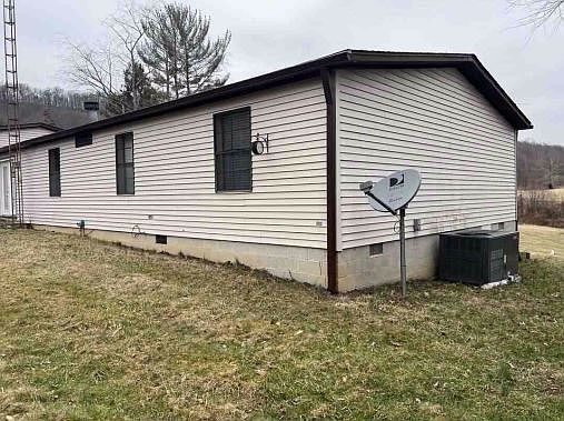4th image of 442 Warren Ave