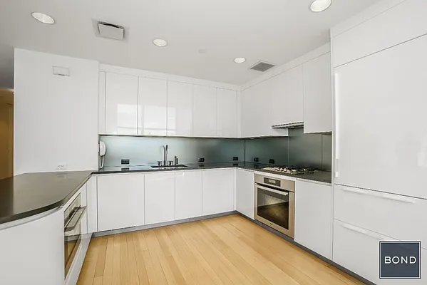 Rented by Bond New York | media 17