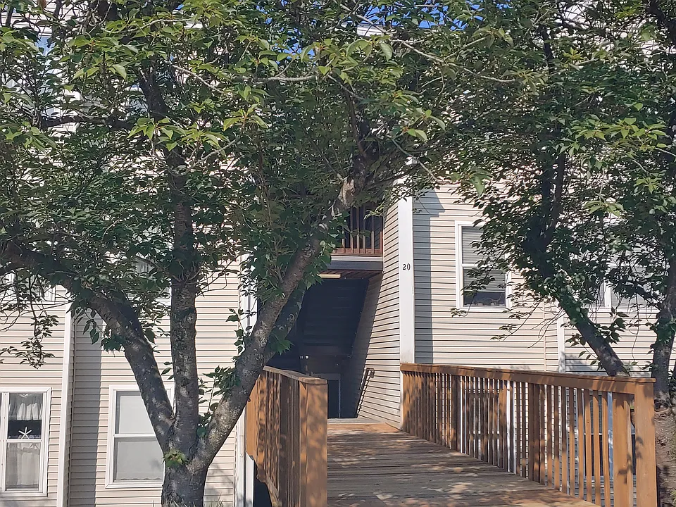 20 Deer Run Ct #D