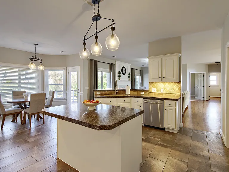 6520 Red Maple Dr — Photo 5