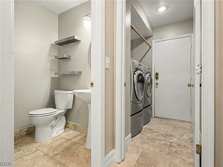 1208 Swanbrooke Dr — Photo 20