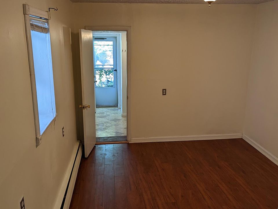 2nd image of 3448 Halcyon Rd #2