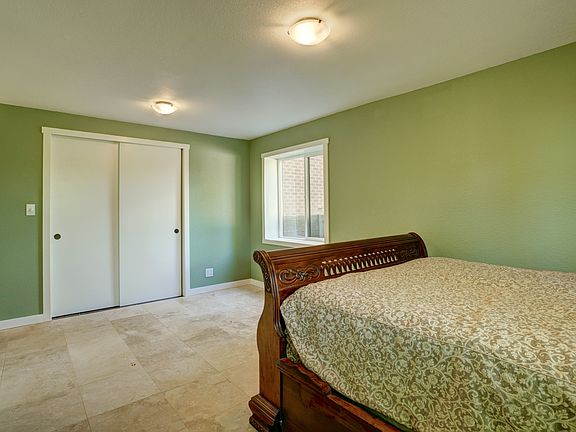 3rd image of 5290 Gladiola St