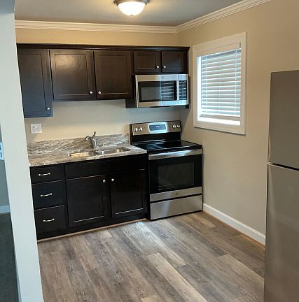 2nd image of 318 W 36th St APT 1