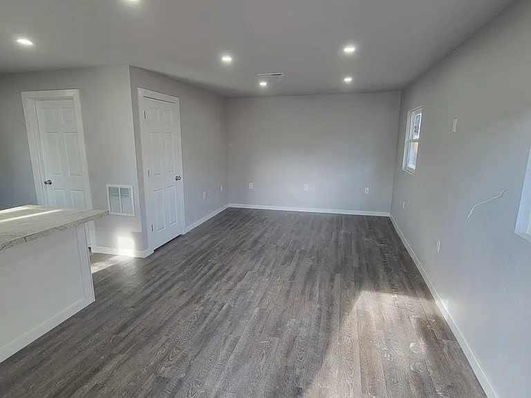2417 E 13th St #3 — Photo 11